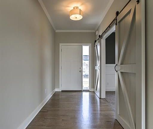 3rd image of 9316 N Chatham Ave