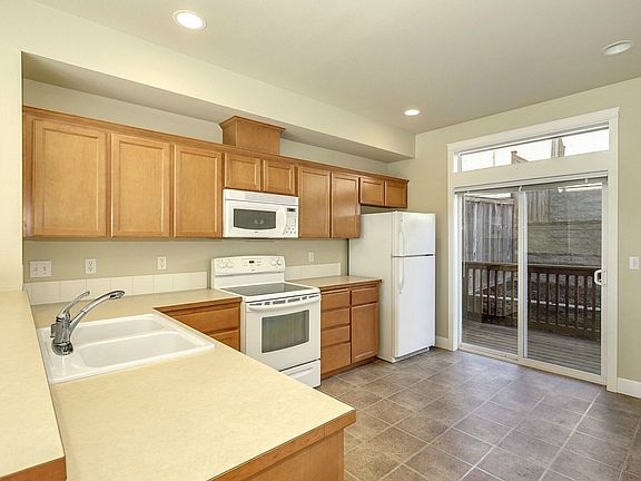 3rd image of 1552 Twinberry Ave