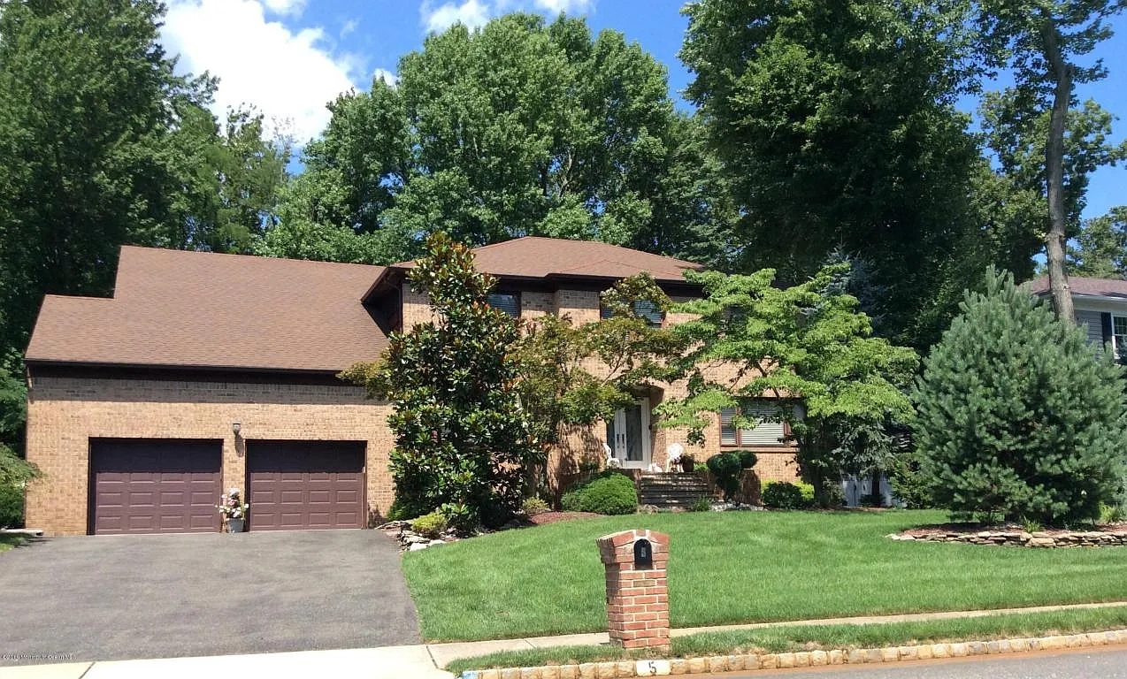 5 Emerald Dr photo 1