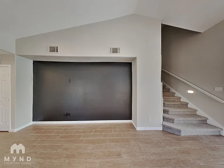1616 Scenic Peak — Photo 3