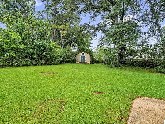 3rd image of 3319 Crescent Dr