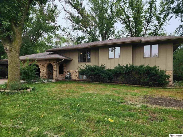 361 Shannon Rd, Seward, NE 68434