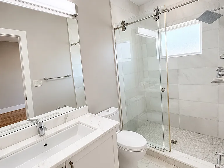 1159 Oates St NE #1A — Photo 6