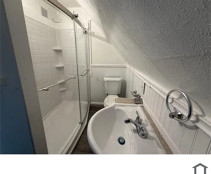 746 Spencer St — Photo 13