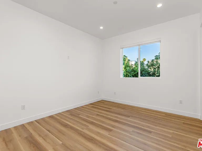 5223 W 20th St — Photo 12