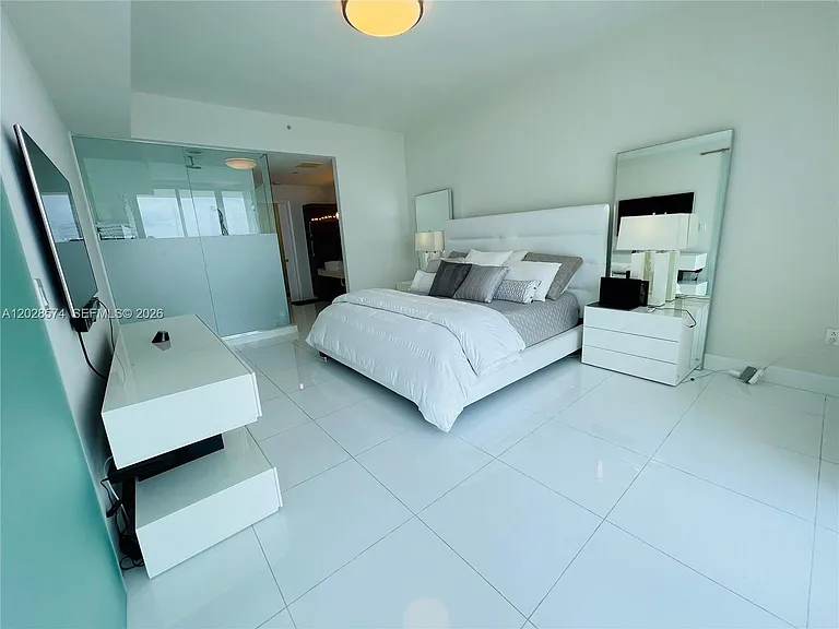 2020 N Bayshore Dr #2008 — Photo 19