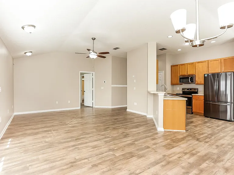 2836 Cross Creek Dr — Photo 6