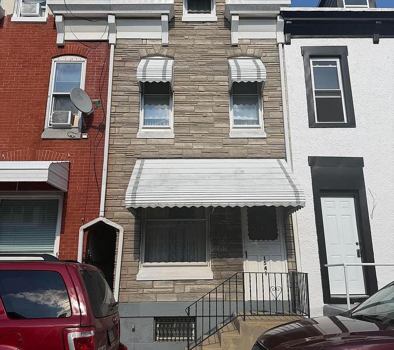 1st image of 1541 Moss St