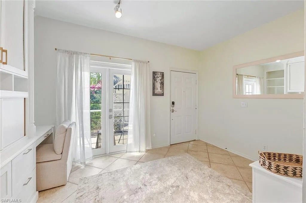 2 bed, 2.0 bath, 1203 sqft, $7,500 — Photo 3
