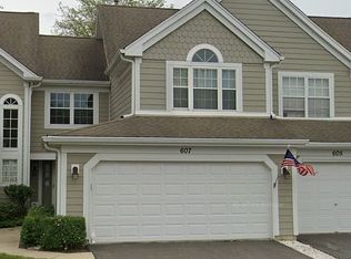 607 Kingsbridge Dr, Carol Stream, IL