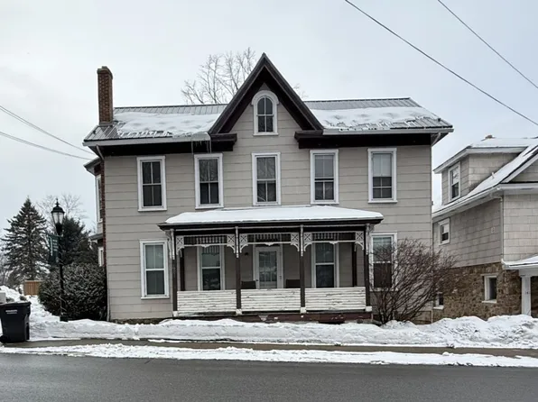 137 E Pine Grove Rd #A, State College, PA 16801