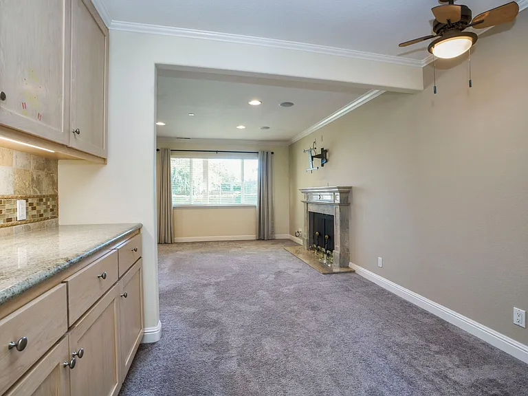 1621 Huron Ave — Photo 18
