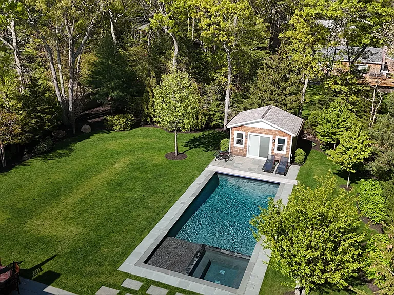 147 Pembroke Dr — Photo 11