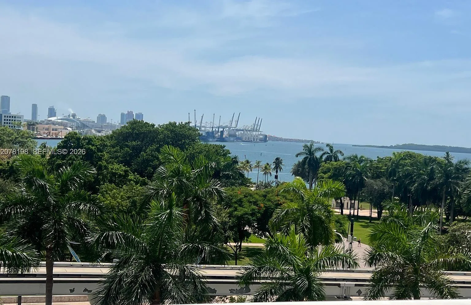 50 Biscayne Condo — Photo 1