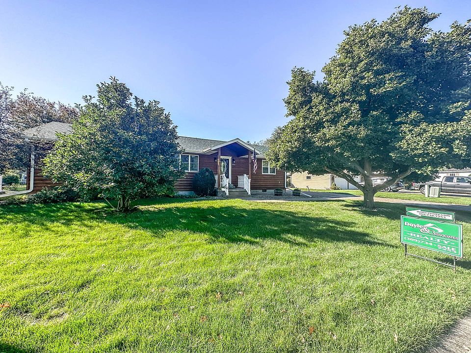 1st image of 1305 Maplewood Dr