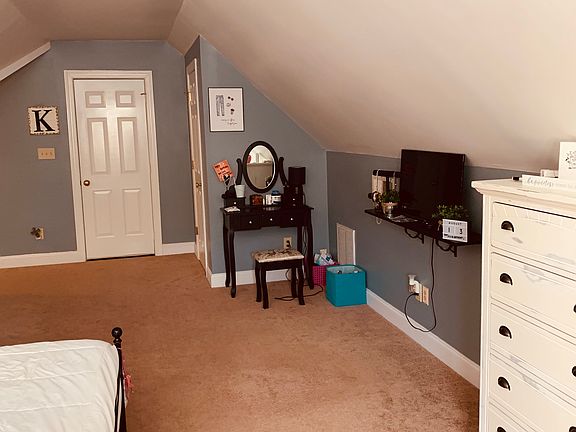 5th image of 111 Treybourne Dr