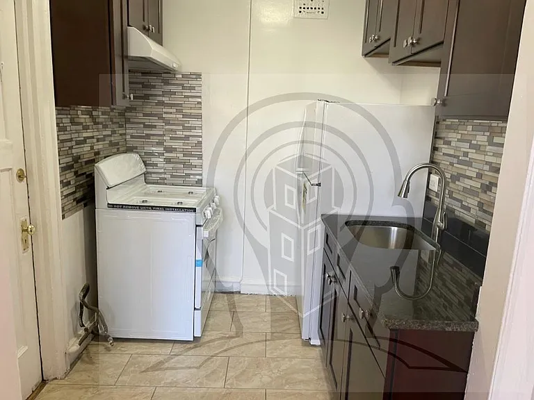 1369 W Estes Ave #1G — Photo 4