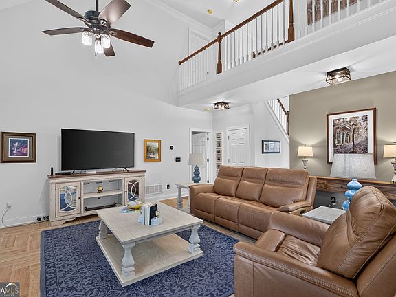 3rd image of 362 Hanover Dr