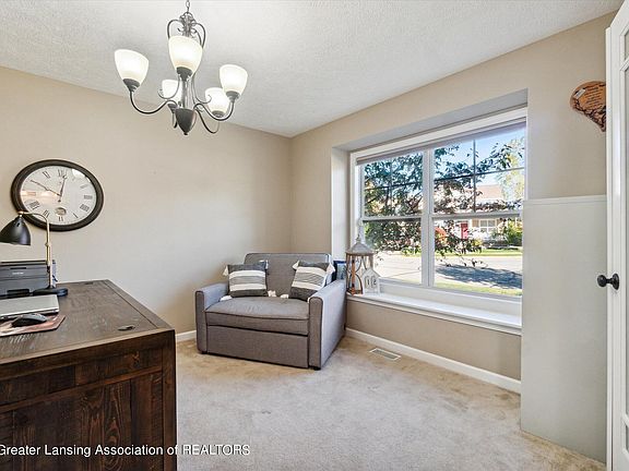 4th image of 2637 Elderberry Dr