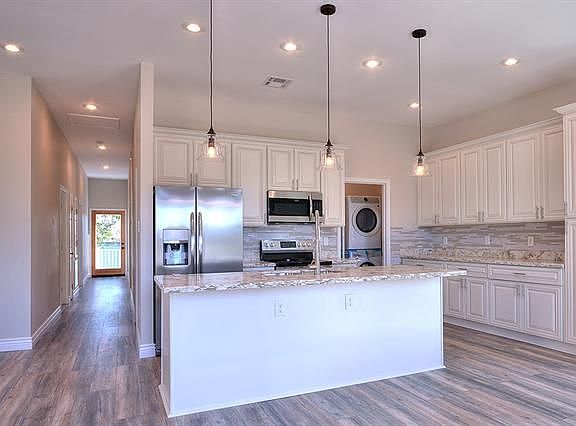 4th image of 6037 Warrington Dr