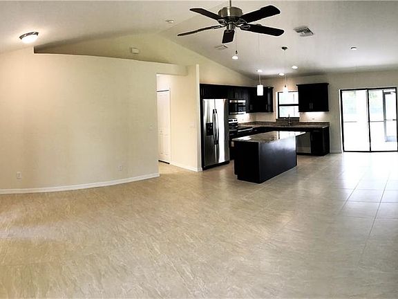 3rd image of 14 SE 14th Ct
