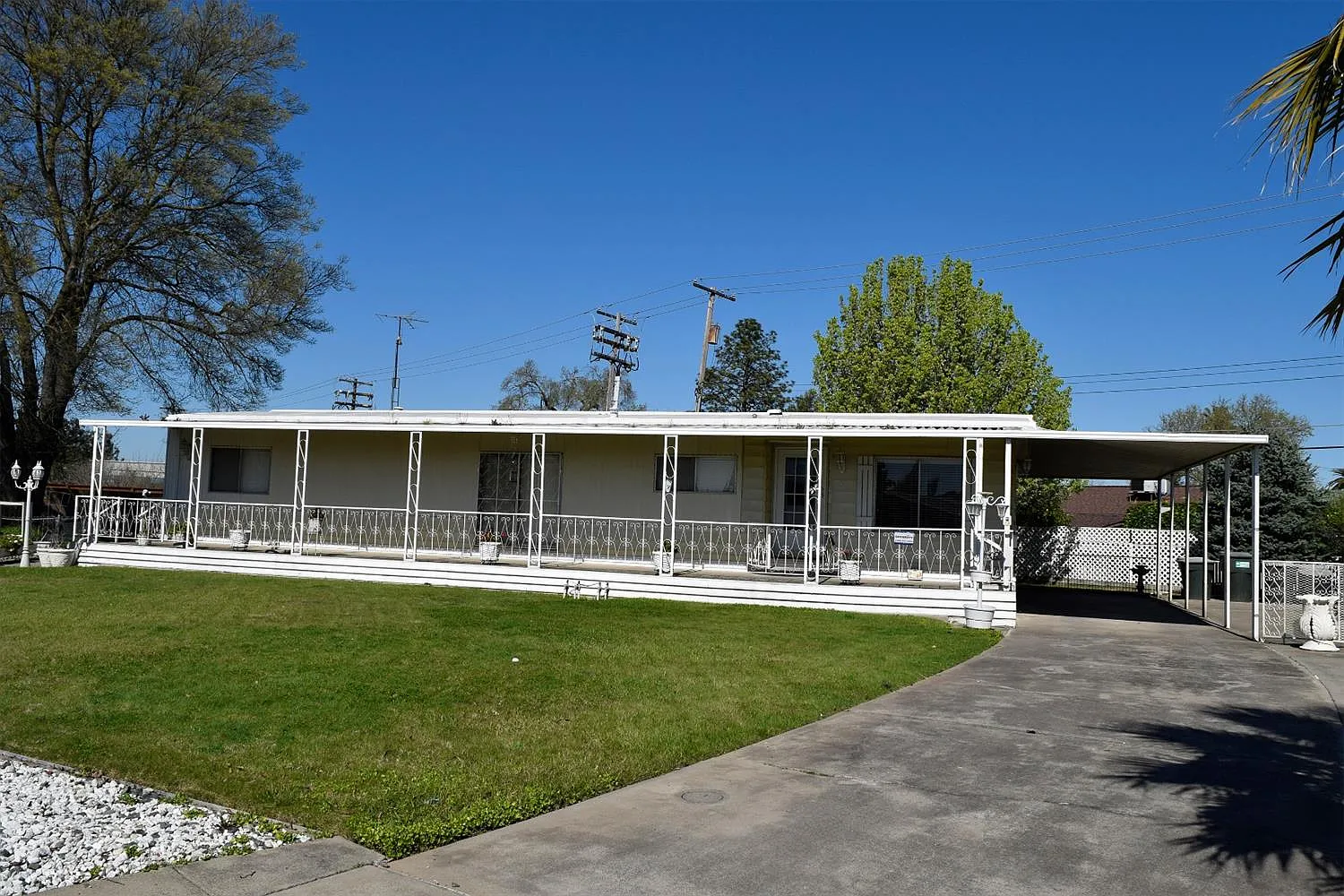 8556 Calais Cir photo 1
