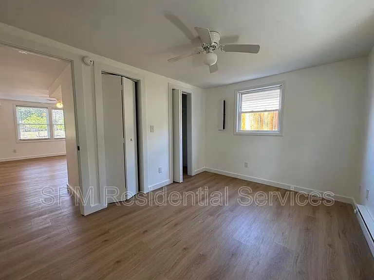 100 SE 43rd St #1 — Photo 11