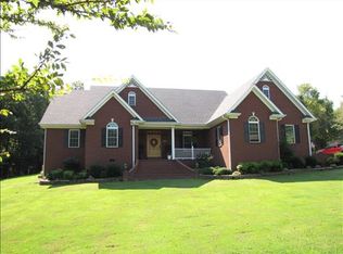 225 Nixon Ln, Savannah, TN 38372