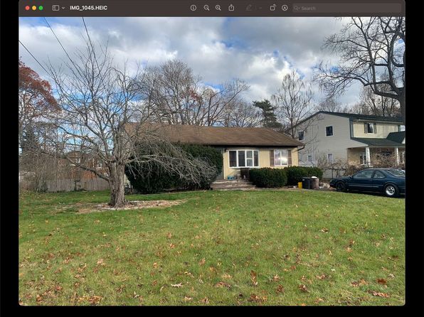 East Islip NY Real Estate - East Islip NY Homes For Sale | Zillow