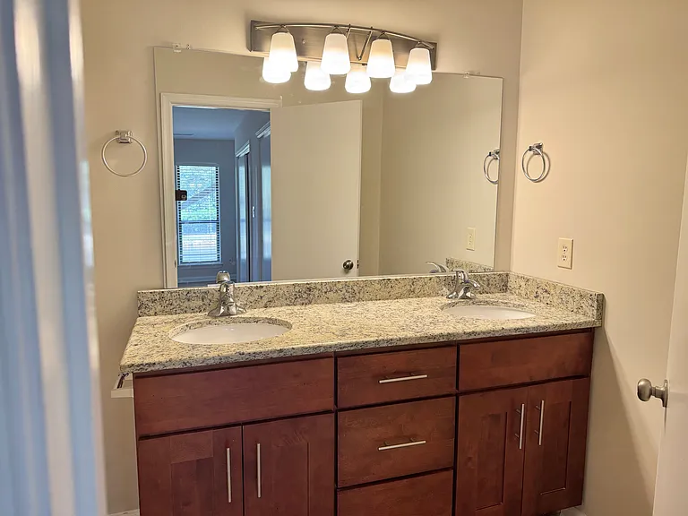 3832 Summerwood Ct — Photo 6