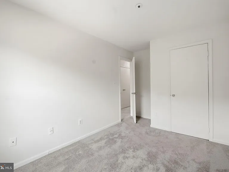 14247 Oxford Dr — Photo 25