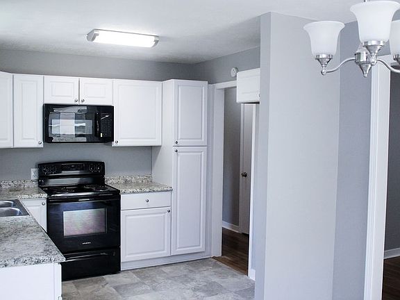 Beautifully updated kitchen with new cabinets and all new appliances