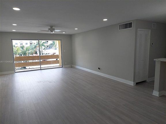 3rd image of 1700 SE 15th Street SE #309