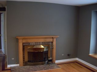202 N Woodlawn St, Wheaton, IL 60187