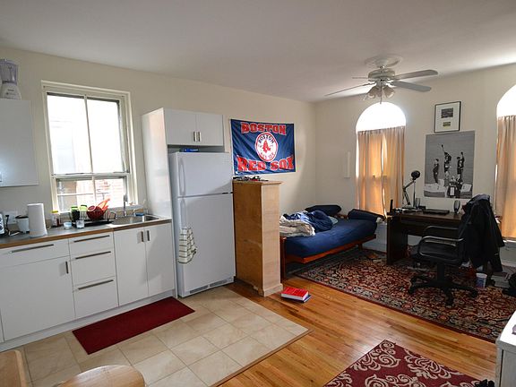 2nd image of 2312 Delancey Pl APT 3R