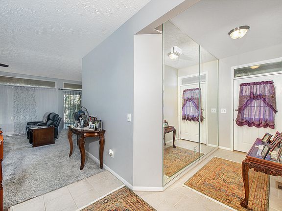 5th image of 1526 Butler Ct #204
