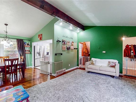 3rd image of 908 Iroquois Run
