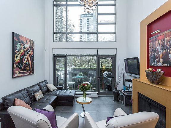 2nd image of 1168 Richards St #104