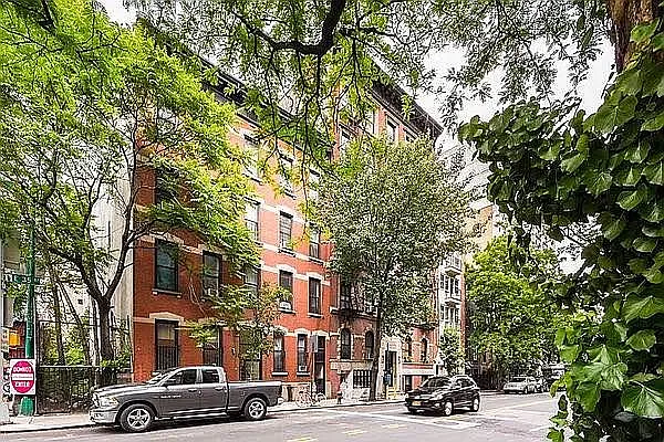 Rented by Jonis Realty | media 14