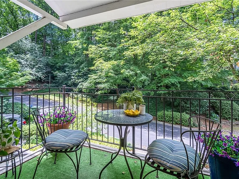 1421 Hillpine Ln NE — Photo 15