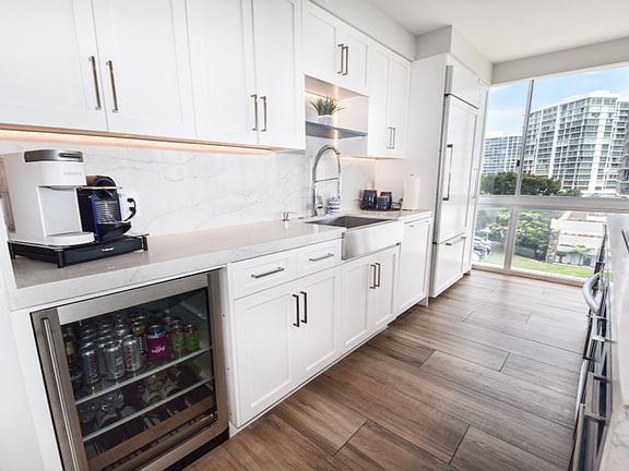 2nd image of 1730 Avenida Del Mundo Unit 309