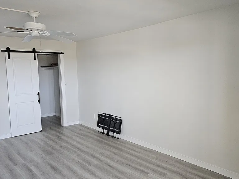 4725 Cove Cir #1002 — Photo 15