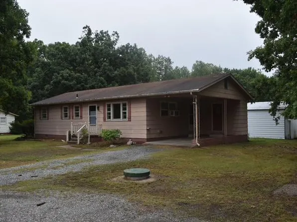 7829 Flippo Dr, Fredericksburg, VA 22408