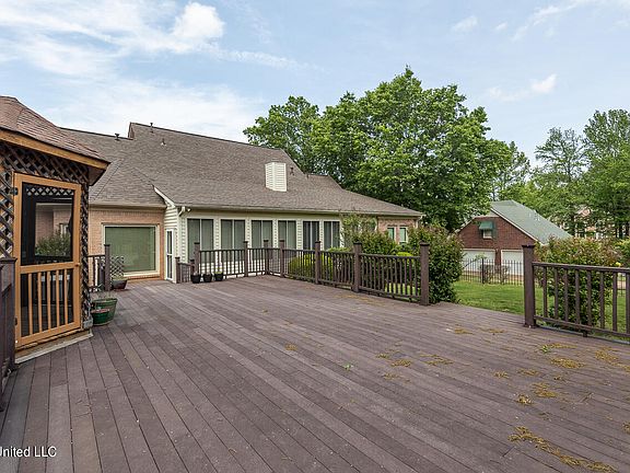 3rd image of 5065 Wedgewood Dr
