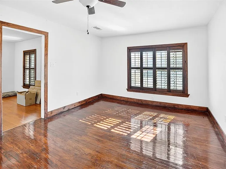 316 W Rucker St — Photo 5