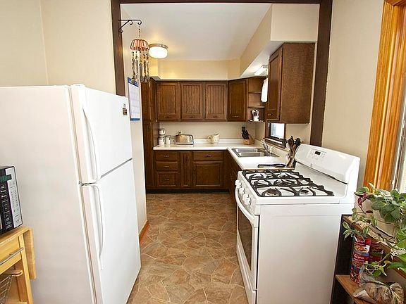 5th image of 544 SW Southlawn Dr