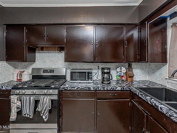 5th image of 119 Gradolph St