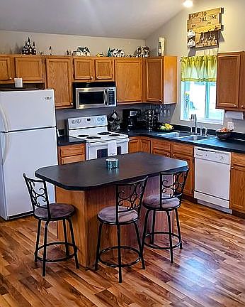 3rd image of 1175 Copper Creek Dr