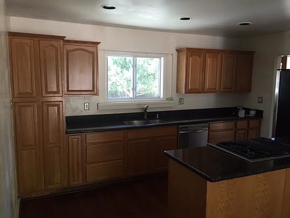 4th image of 2664 Sheldon Dr