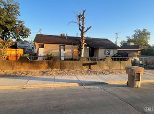 905 Hacienda Dr, Bakersfield, CA 93307